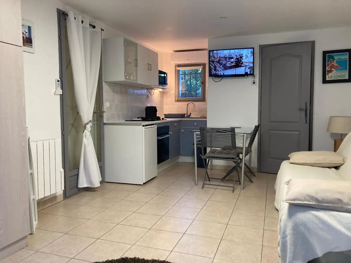 Studio Pied Dans L Eau La Londe-les-Maures
