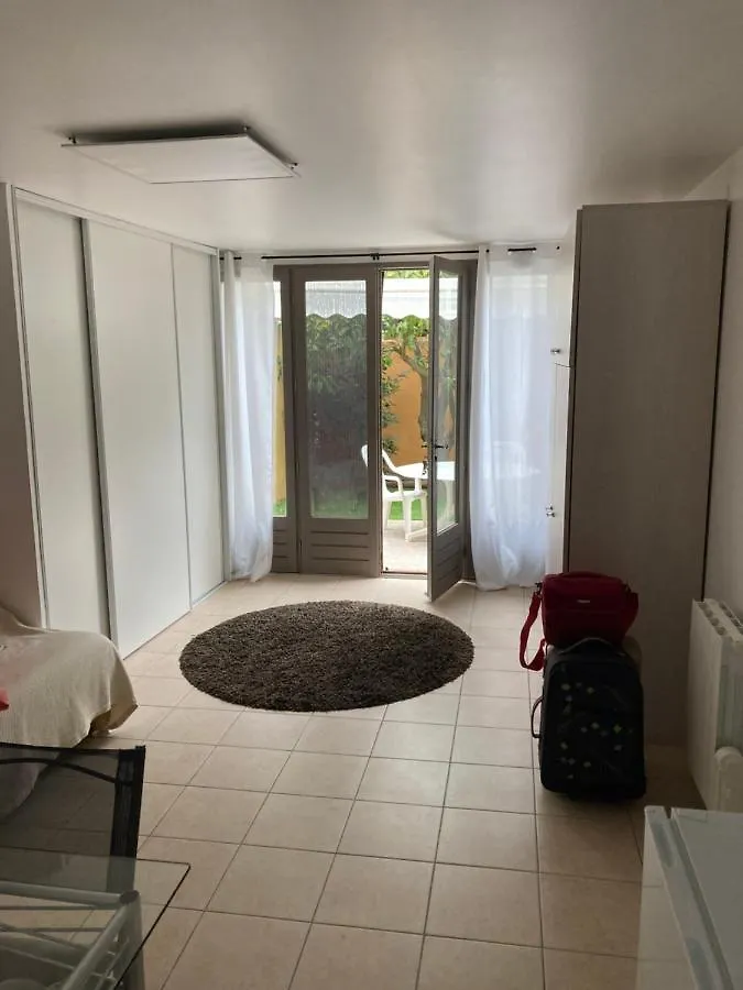 Apartment Studio Pied Dans L Eau La Londe-les-Maures